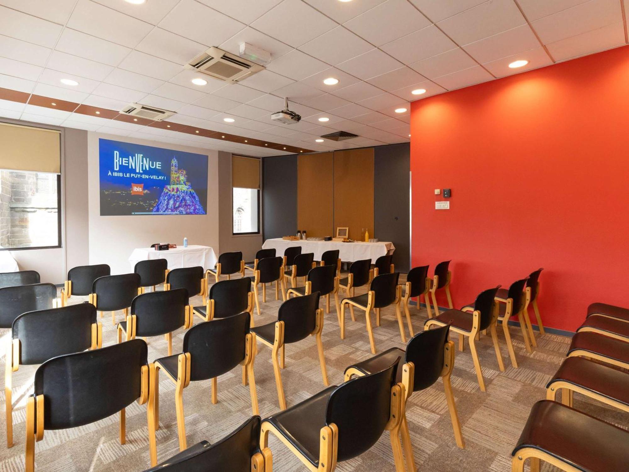 Ibis Le Puy-En-Velay Centre Hotel Bagian luar foto