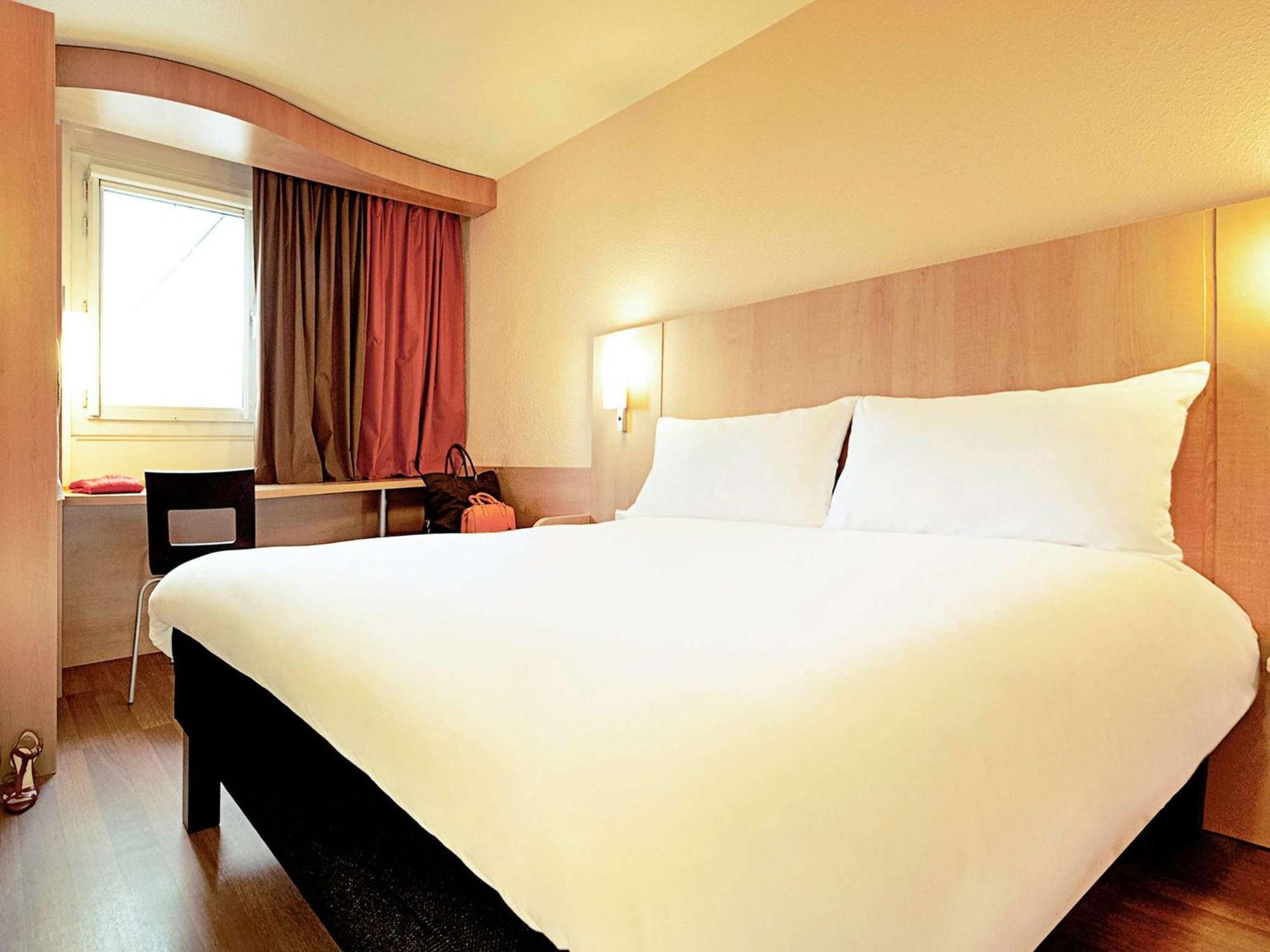 Ibis Le Puy-En-Velay Centre Hotel Bagian luar foto